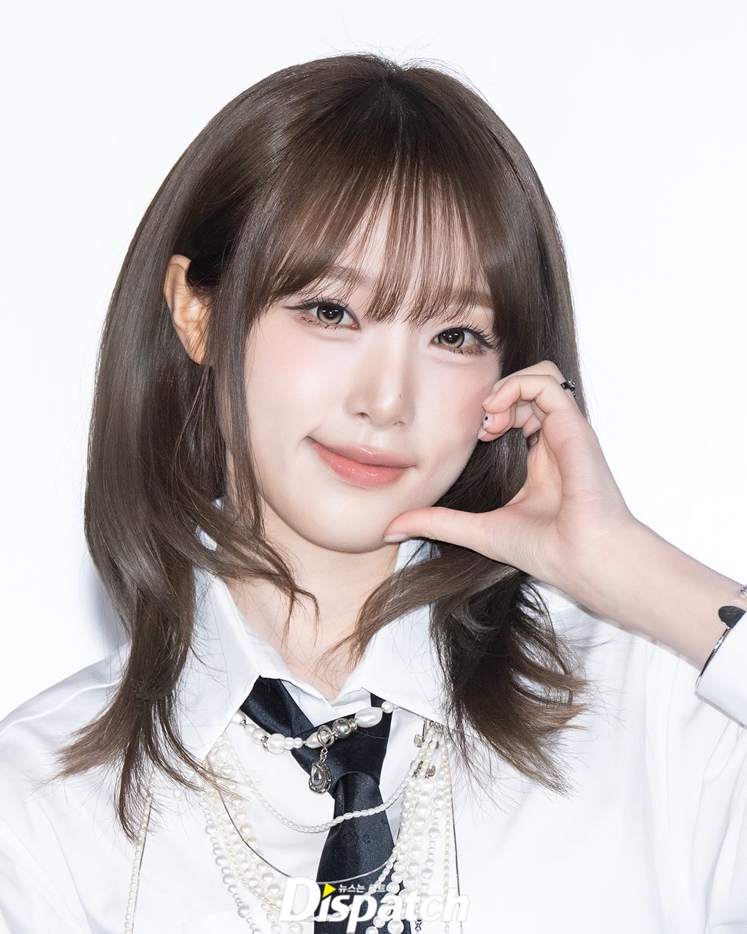 최예나 wearing PB040B